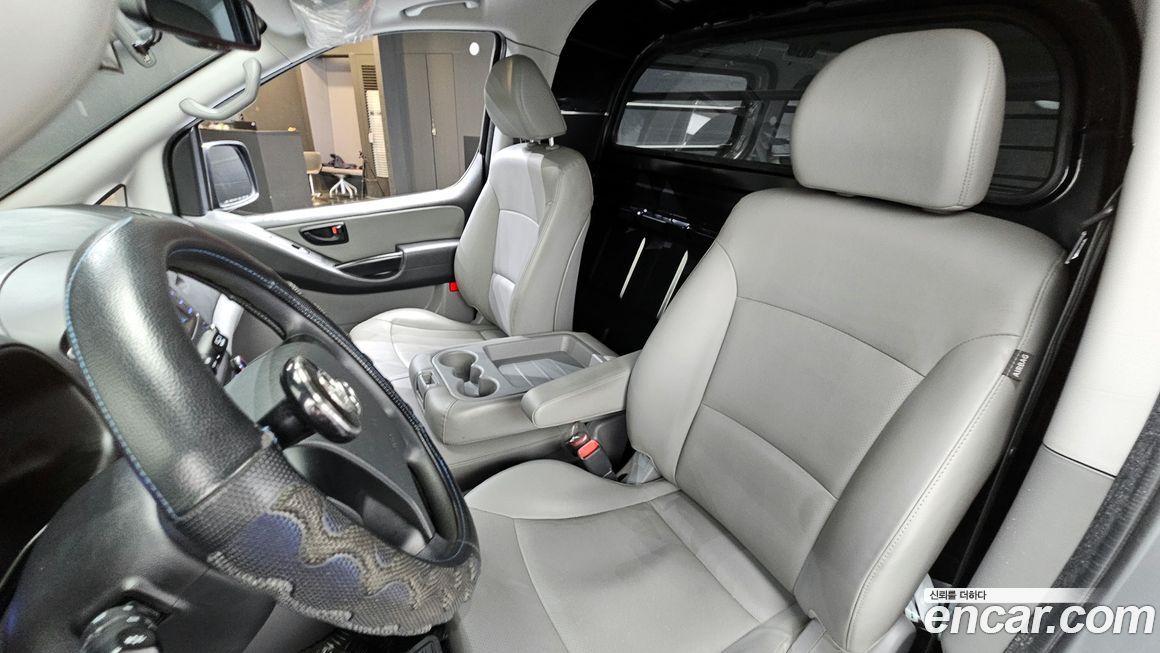Hyundai Starex 2021