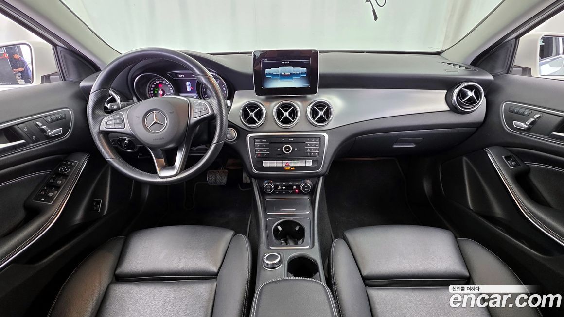 Mercedes-Benz GLA-Class 2019