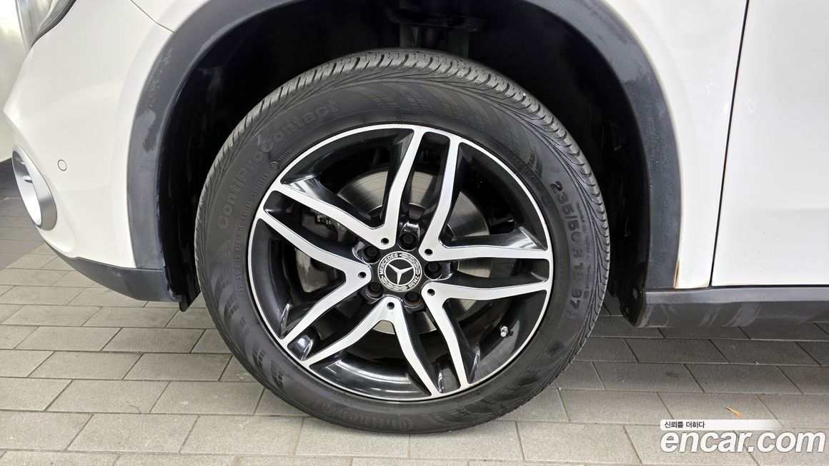 Mercedes-Benz GLA-Class 2019