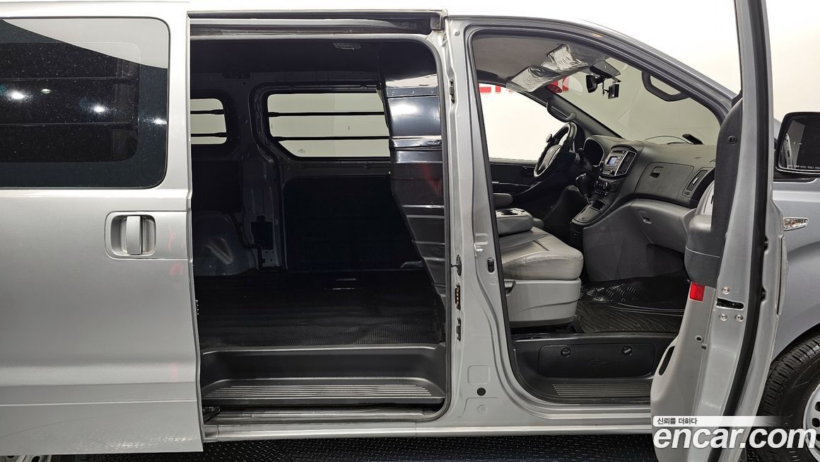 Hyundai Starex 2021