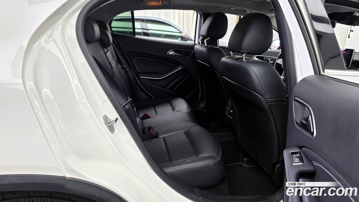 Mercedes-Benz GLA-Class 2019