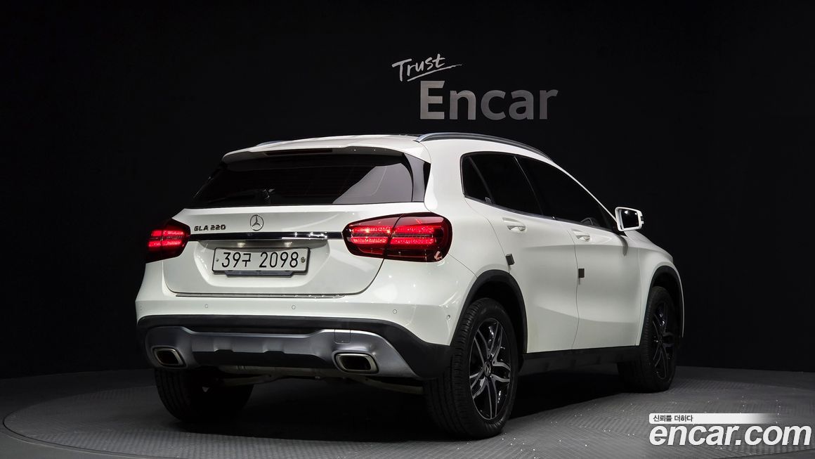 Mercedes-Benz GLA-Class 2019