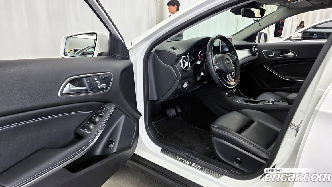 Mercedes-Benz GLA-Class 2019