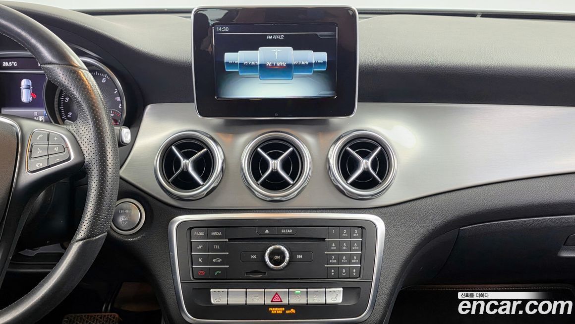 Mercedes-Benz GLA-Class 2019