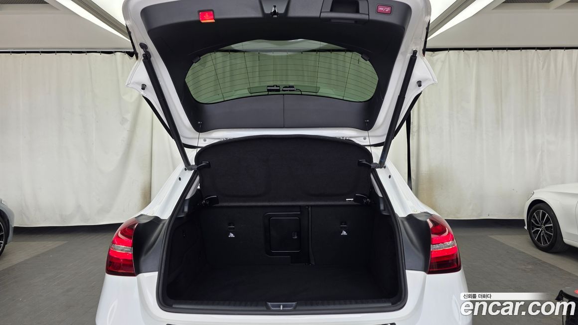 Mercedes-Benz GLA-Class 2019