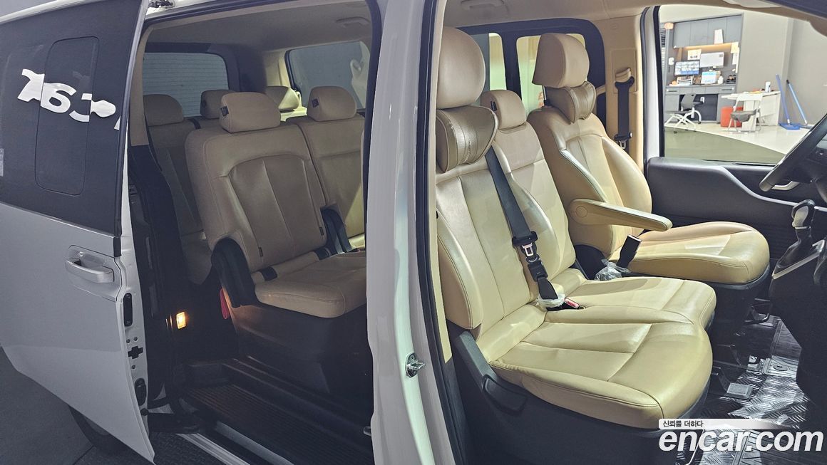 Hyundai Staria 2023