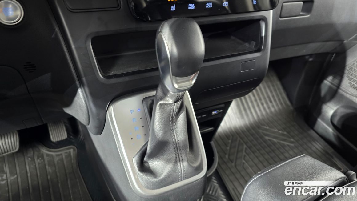 Hyundai Staria 2022