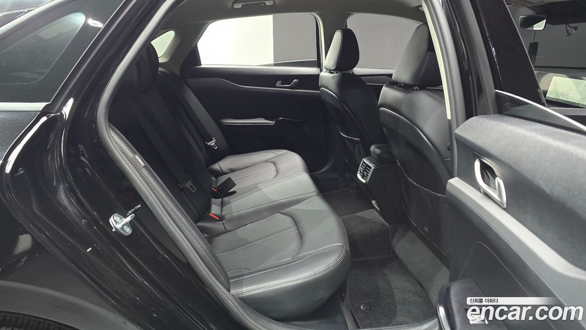 Kia K5 2025