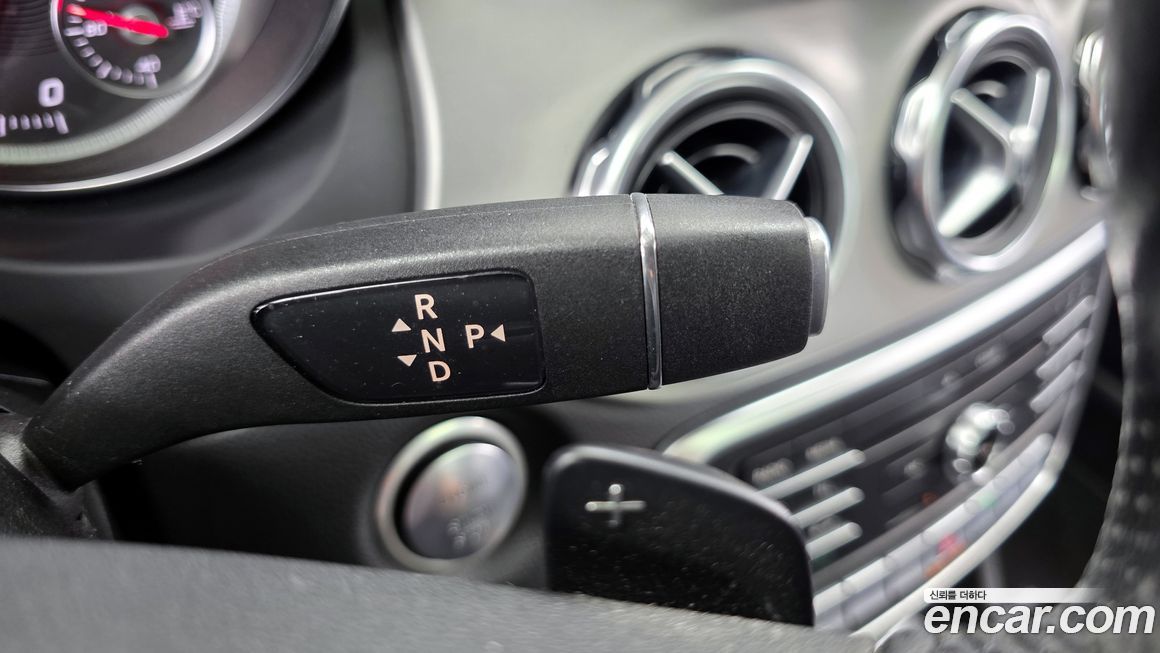 Mercedes-Benz GLA-Class 2019