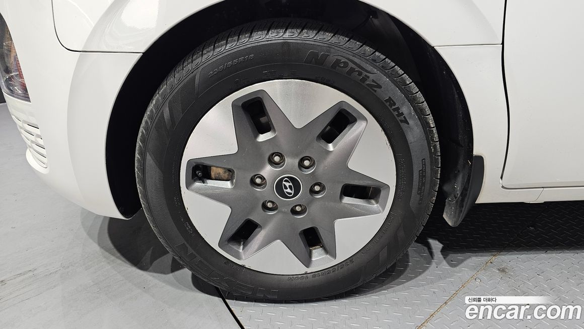 Hyundai Staria 2023