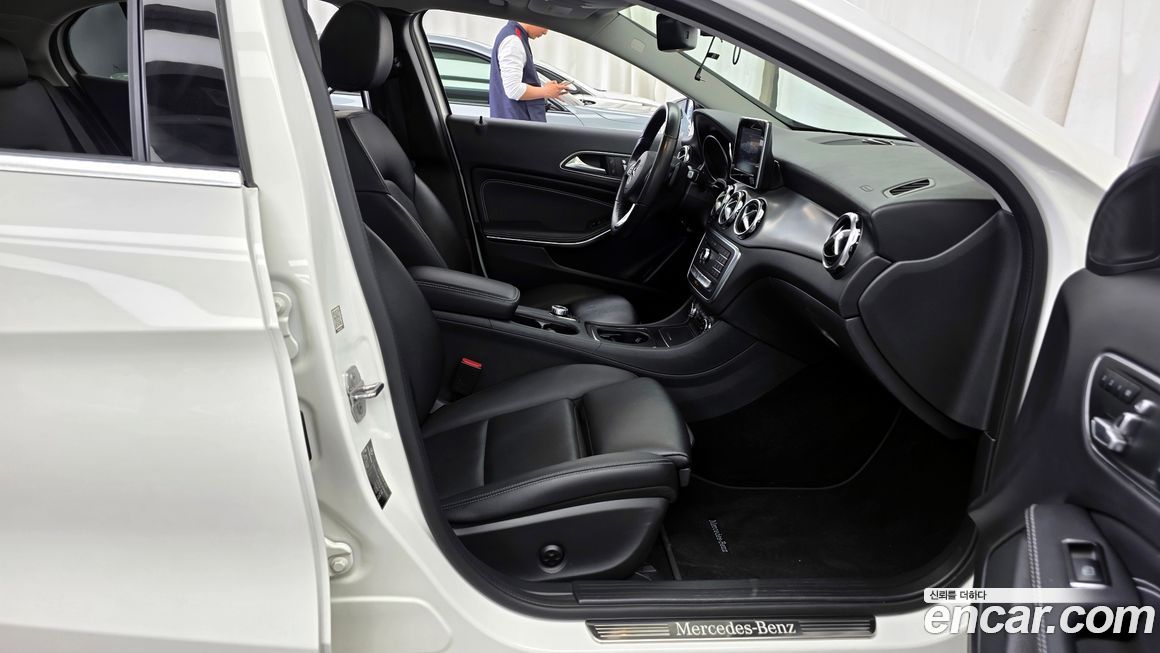 Mercedes-Benz GLA-Class 2019