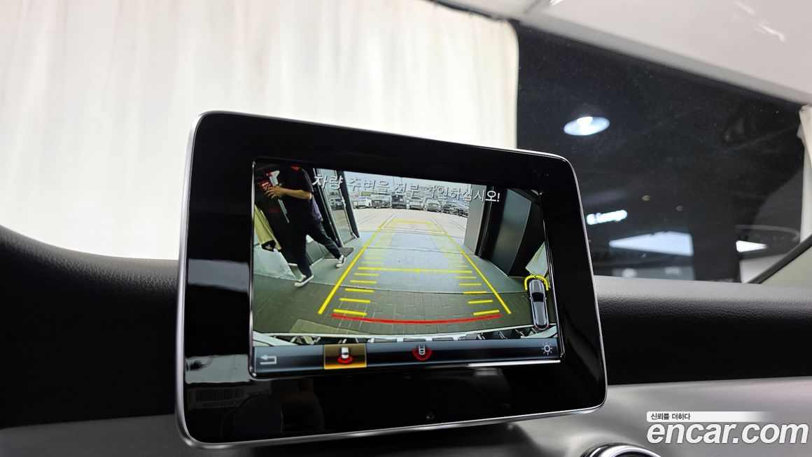 Mercedes-Benz GLA-Class 2019