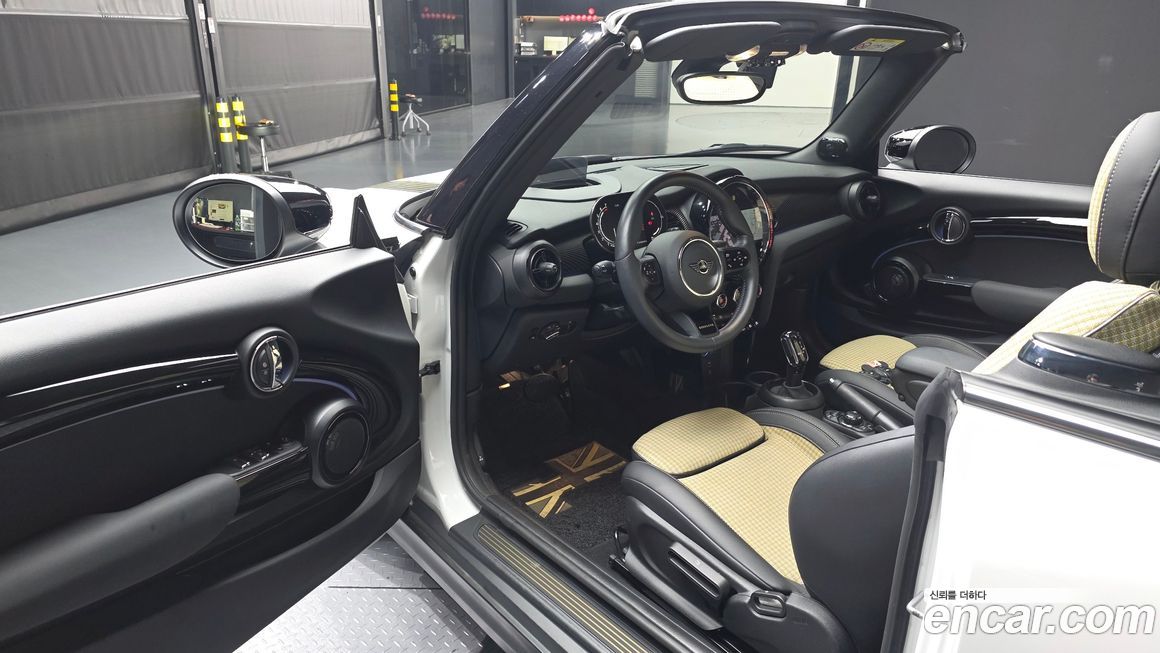 Mini Cooper Convertible 2024