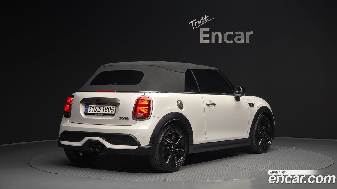 Mini Cooper Convertible 2024