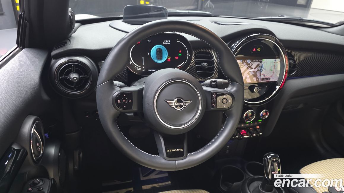 Mini Cooper Convertible 2024