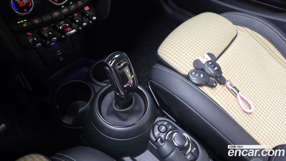 Mini Cooper Convertible 2024