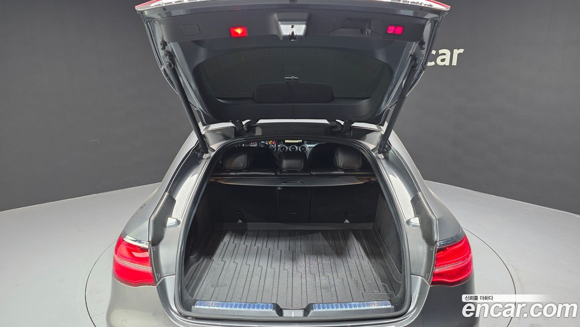 Mercedes-Benz GLC-Class 2019