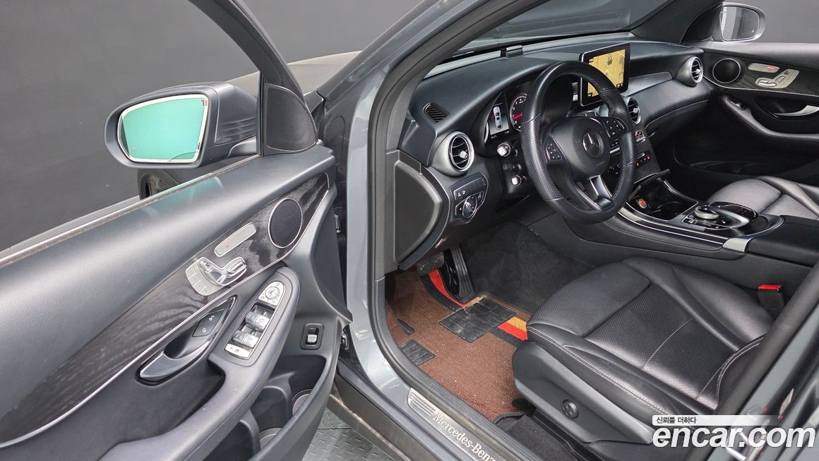 Mercedes-Benz GLC-Class 2019