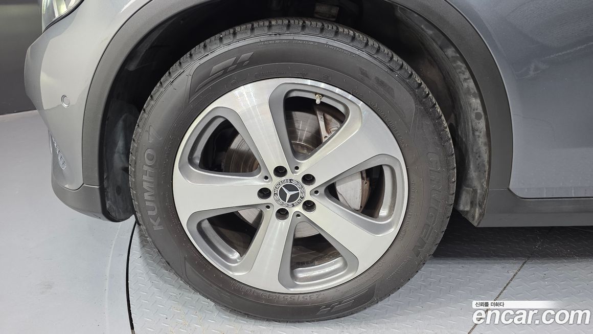 Mercedes-Benz GLC-Class 2019