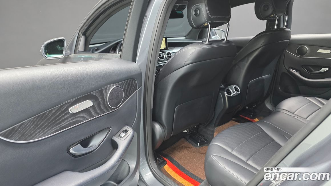 Mercedes-Benz GLC-Class 2019