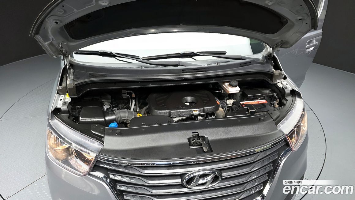 Hyundai Starex 2021