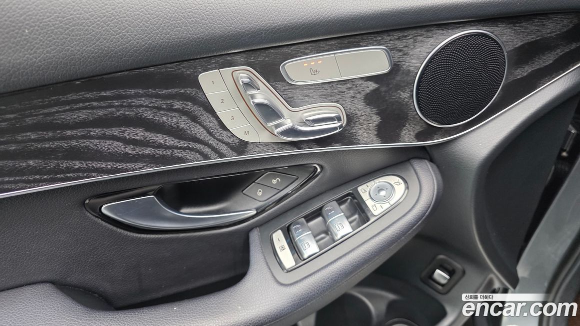 Mercedes-Benz GLC-Class 2019