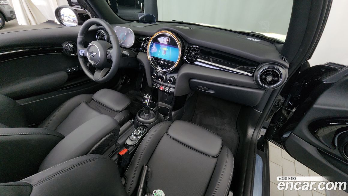 Mini Cooper Convertible 2024