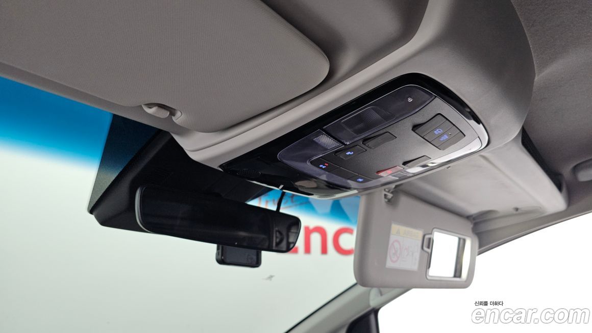 Hyundai Staria 2025