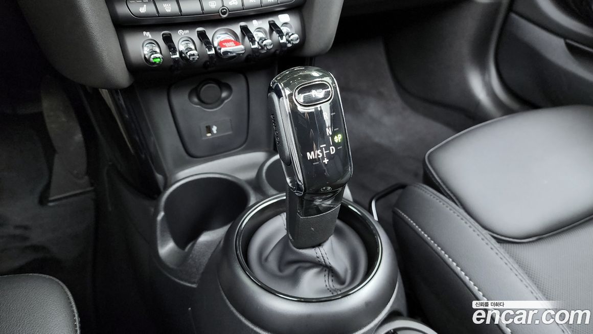 Mini Cooper Convertible 2024