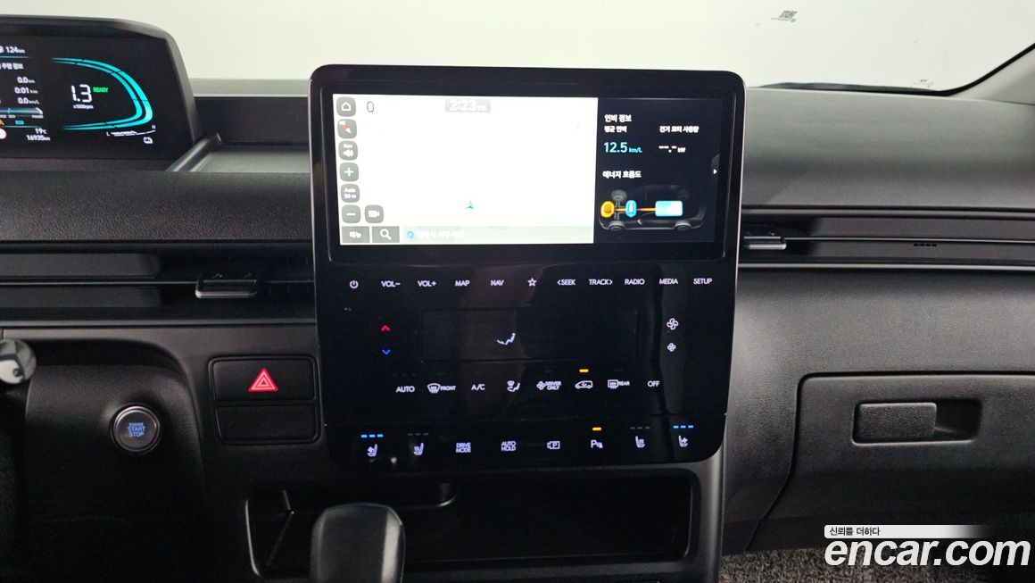 Hyundai Staria 2025