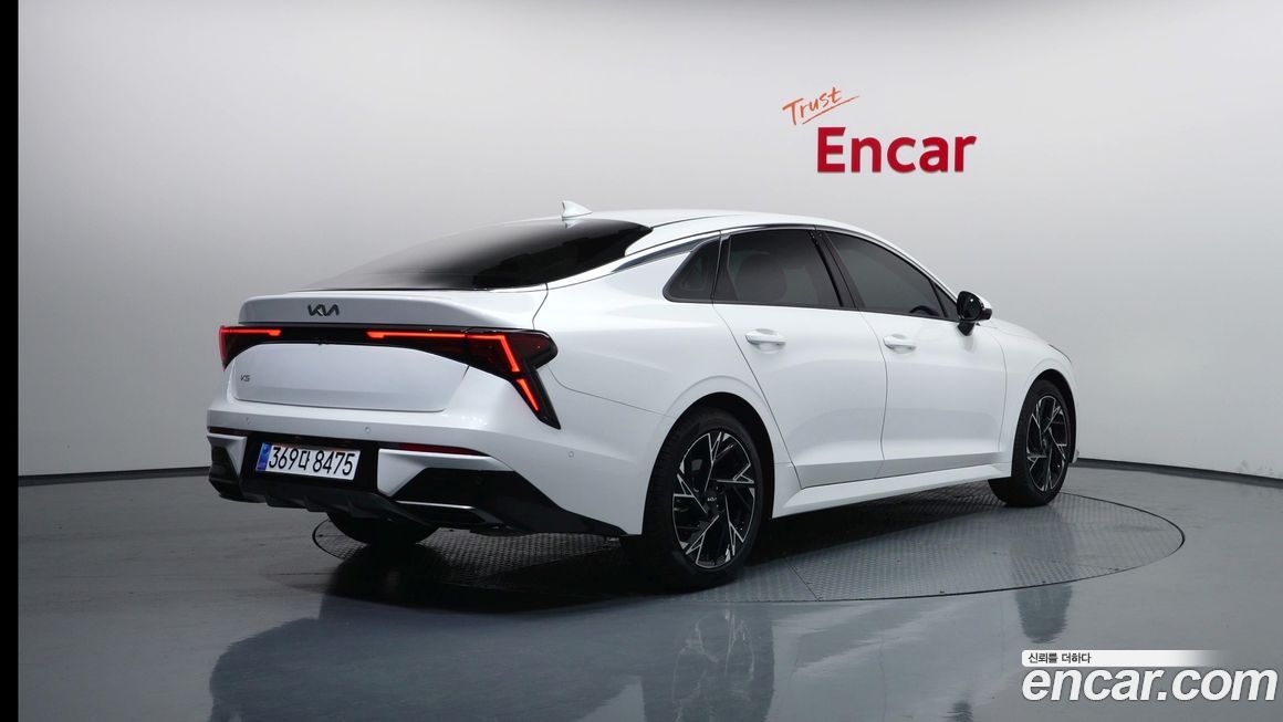 Kia K5 2025