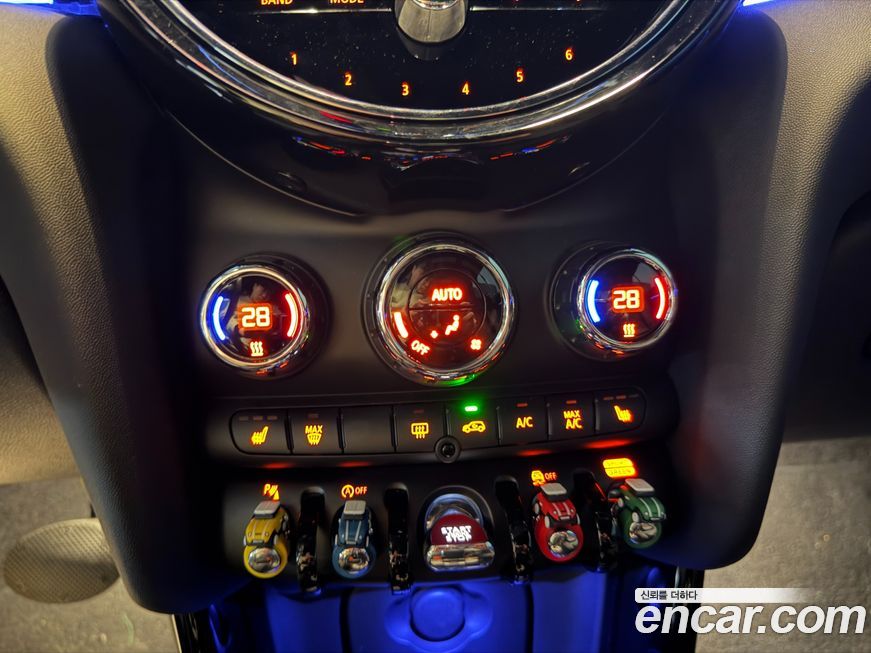 Mini Cooper Convertible 2024