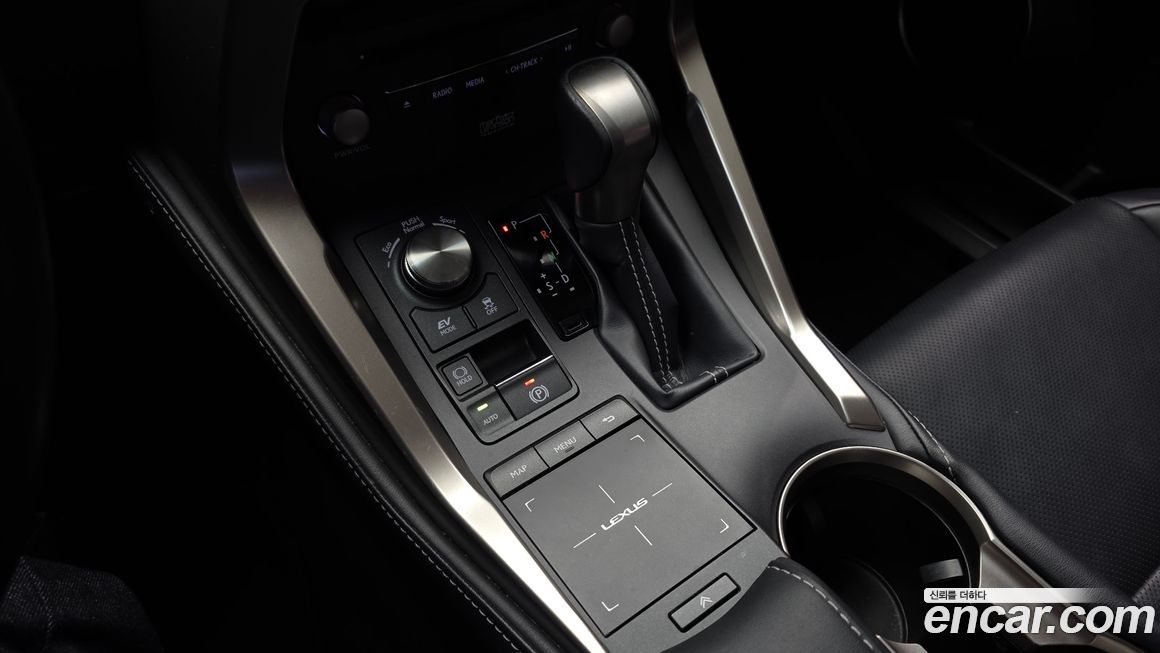 Lexus NX 2019