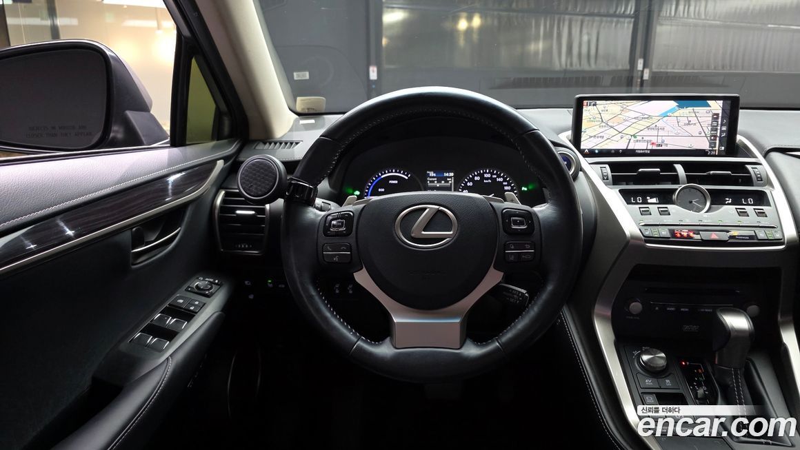 Lexus NX 2019