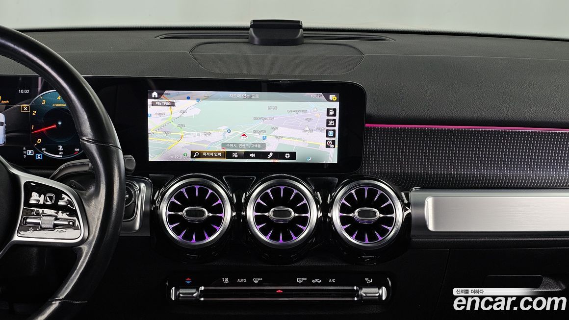 Mercedes-Benz GLB-Class 2021