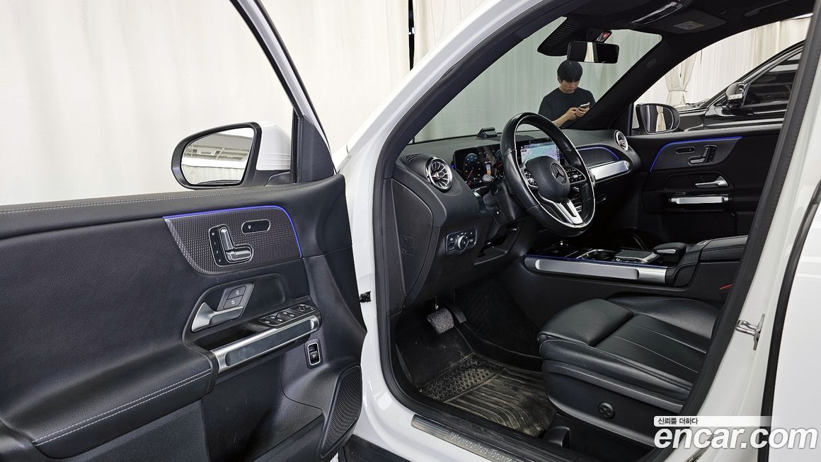 Mercedes-Benz GLB-Class 2021