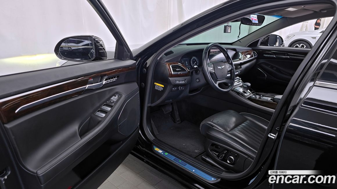 Genesis EQ900 2016