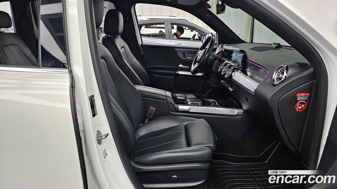 Mercedes-Benz GLB-Class 2021