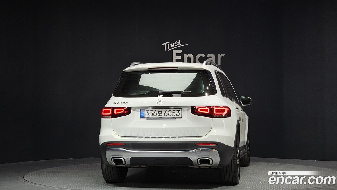 Mercedes-Benz GLB-Class 2021