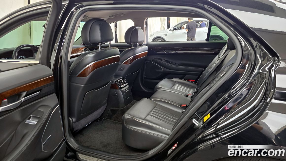 Genesis EQ900 2016