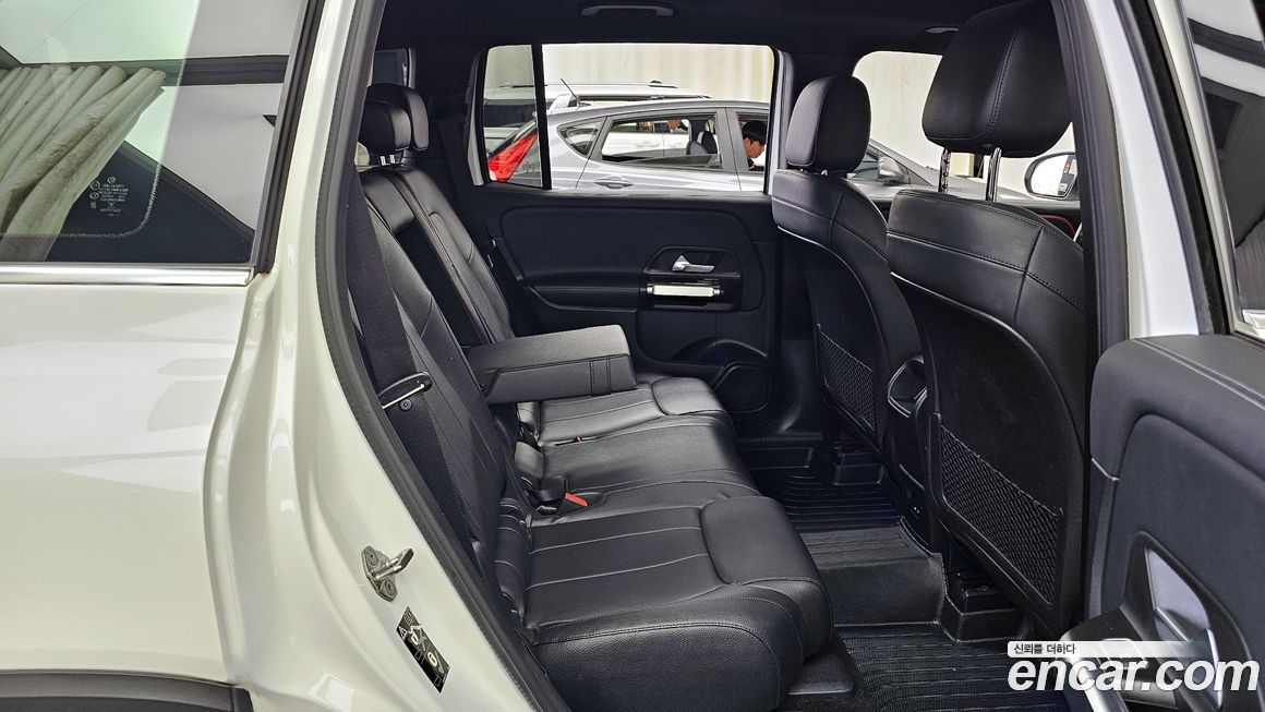 Mercedes-Benz GLB-Class 2021