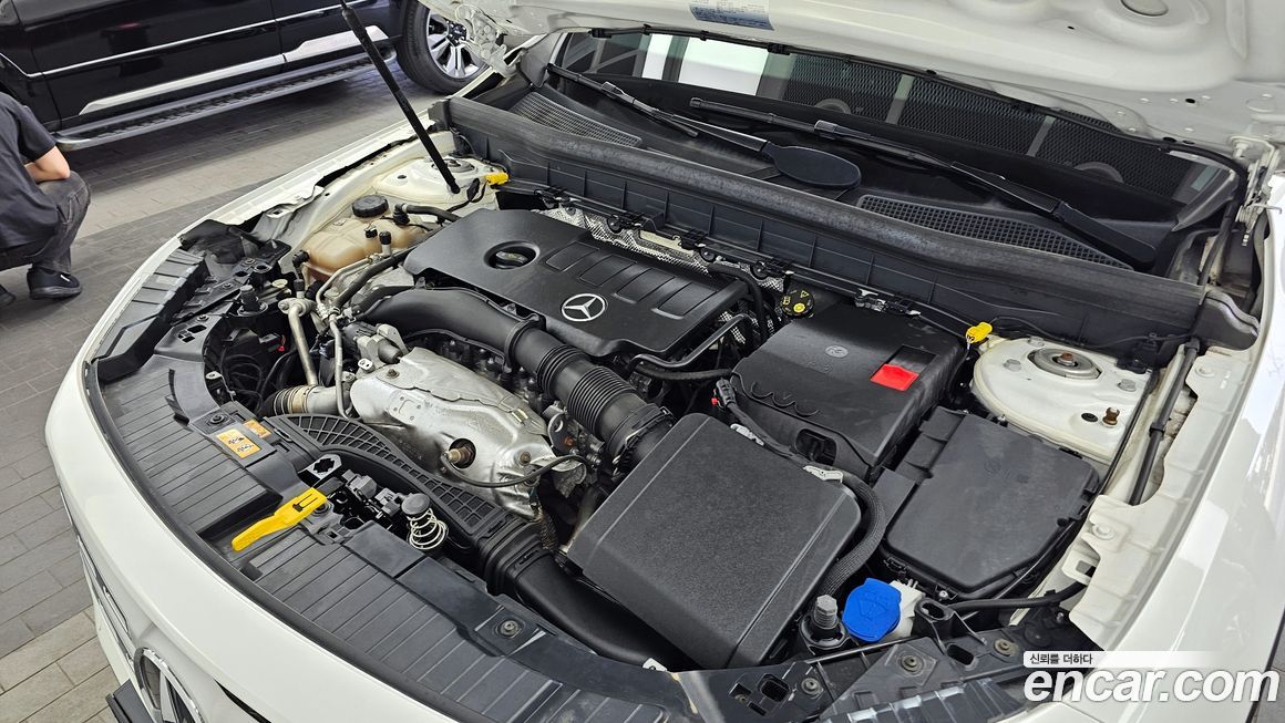 Mercedes-Benz GLB-Class 2021