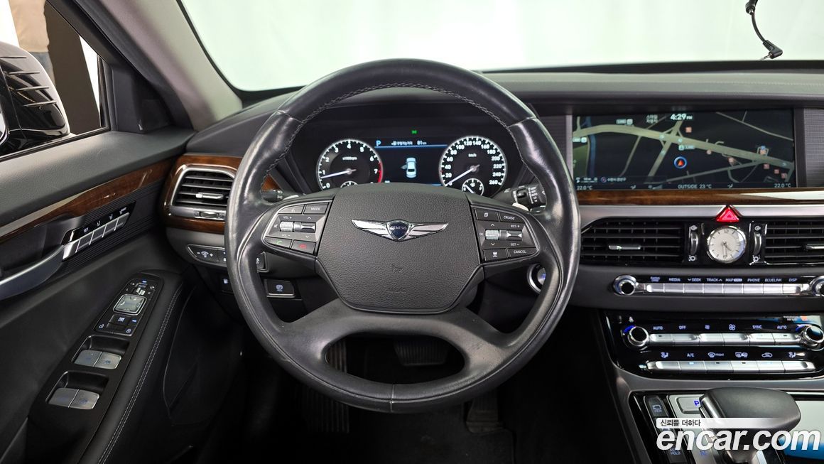 Genesis EQ900 2016