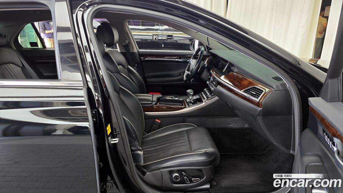 Genesis EQ900 2016