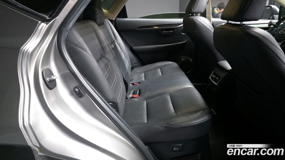 Lexus NX 2019