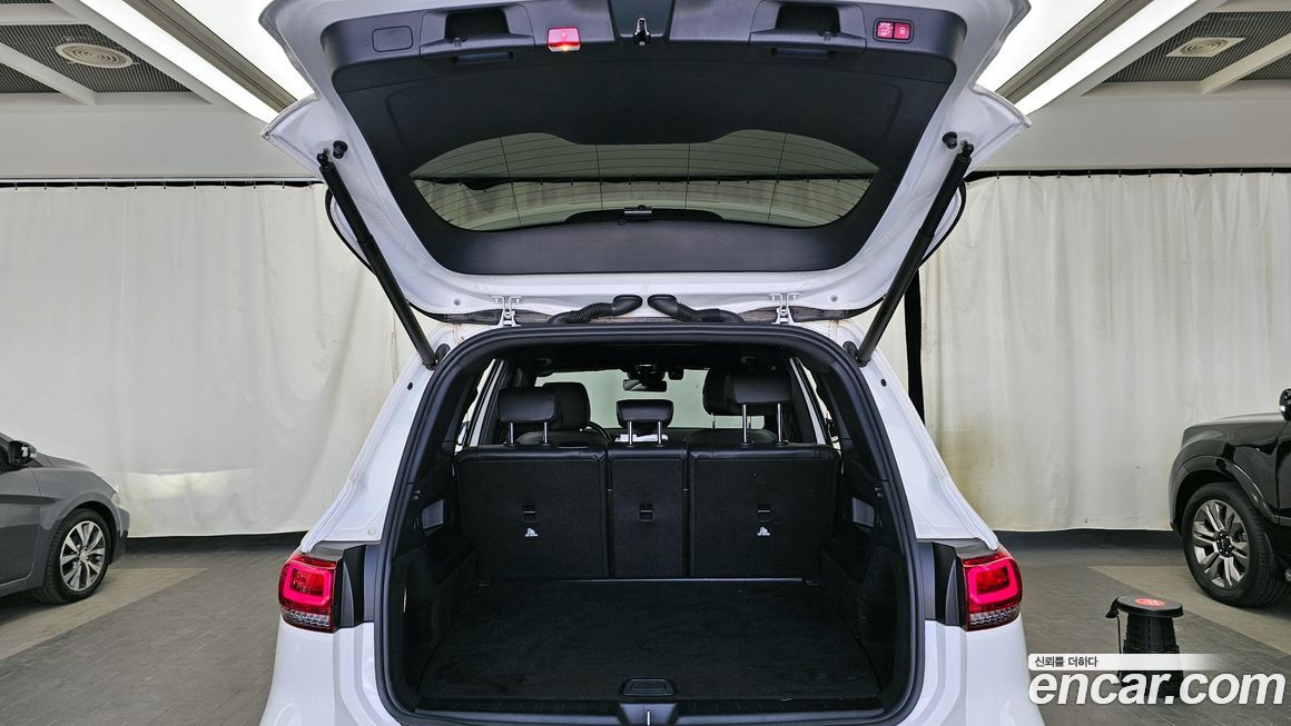 Mercedes-Benz GLB-Class 2021