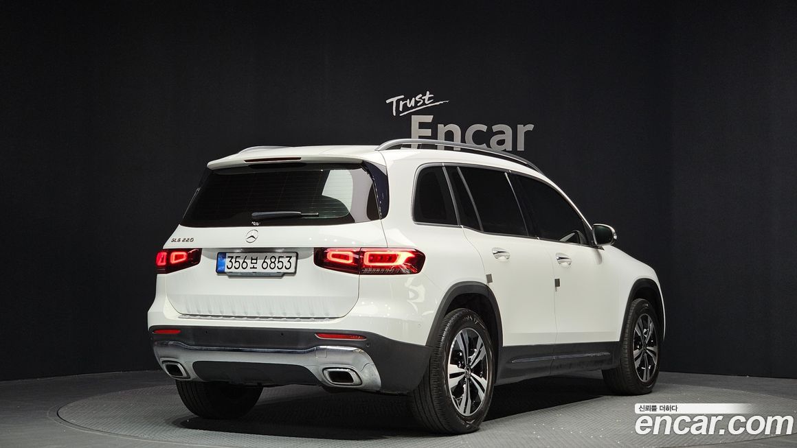 Mercedes-Benz GLB-Class 2021