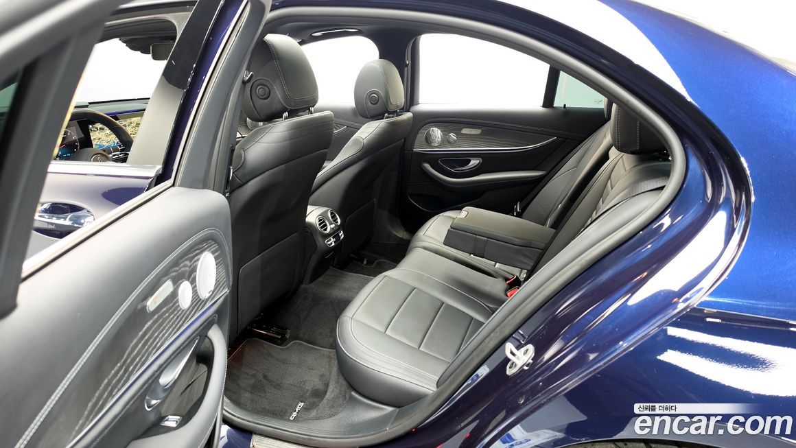 Mercedes-Benz E-Class 2021