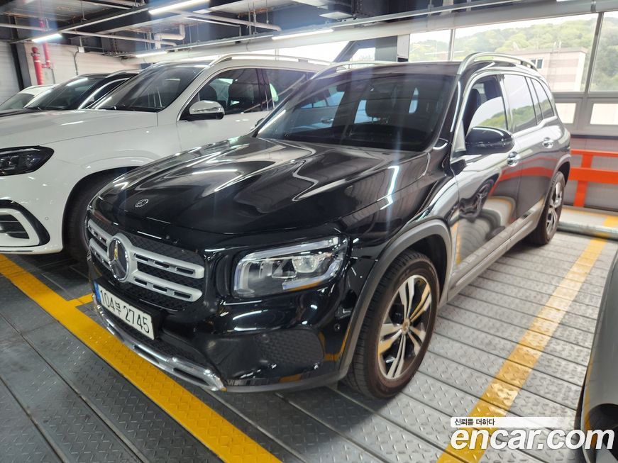 Mercedes-Benz GLB-Class 2021