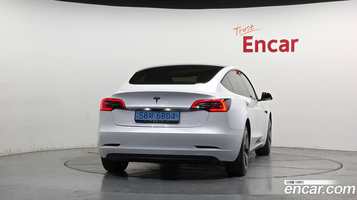 Tesla Model 3 2022